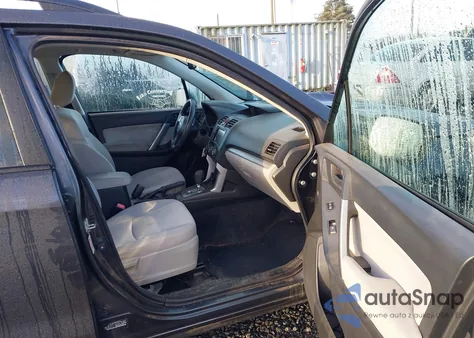 2015 Subaru Forester 2.5I Premium из США, поврежденный, VIN JF2SJADC7FH516562